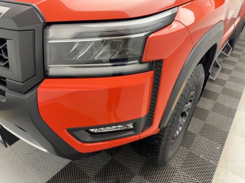 Used 2025 Nissan Frontier PRO-4X w/ Pro Convenience Package image 11