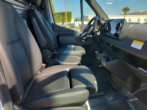 Used 2024 Mercedes-Benz Sprinter 3500 w/ Parking Package image 18
