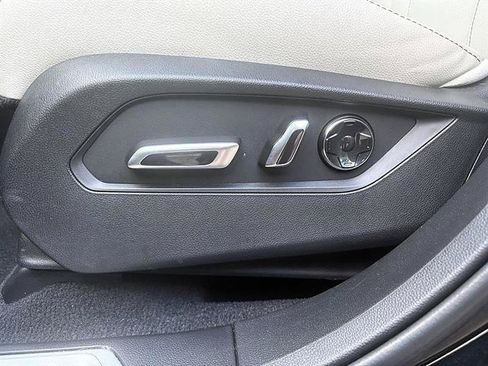 Used 2025 Acura RDX SH-AWD image 9