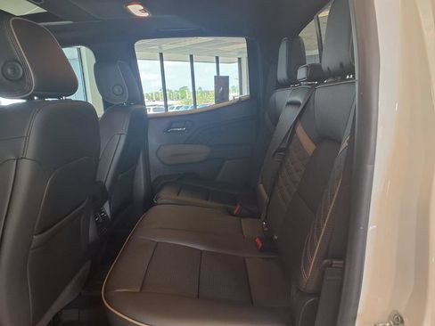 Certified 2025 GMC Canyon Denali AWD/4WD image 17