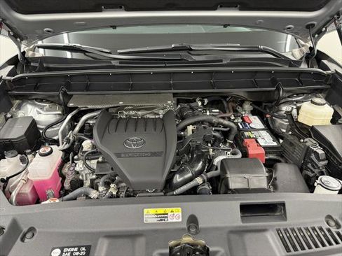 Certified 2023 Toyota Highlander L image 37