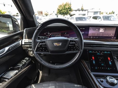 Used 2025 Cadillac Escalade Sport Platinum w/ LPO, Floor Liner Package AWD/4WD image 23