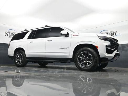 Used 2024 Chevrolet Suburban Z71 w/ Luxury Package AWD/4WD image 17