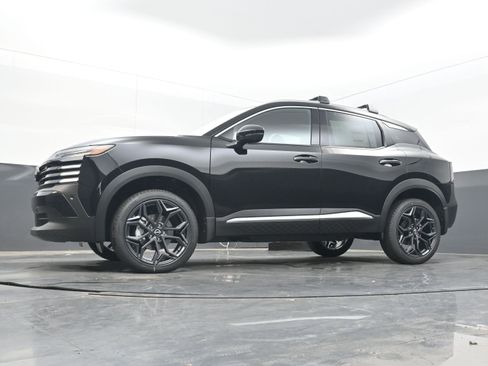 New 2026 Nissan Kicks SR image 23