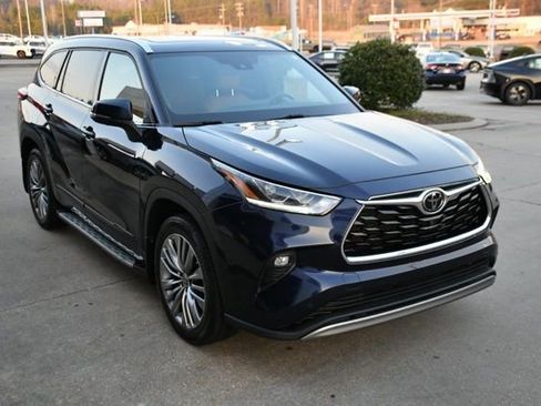 Used 2022 Toyota Highlander Platinum image 7