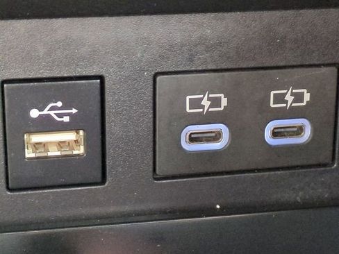 Used 2025 Toyota Camry SE image 20