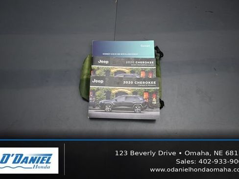 Used 2020 Jeep Cherokee Trailhawk w/ Cold Weather Group AWD/4WD image 41