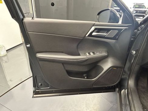 New 2026 Mitsubishi Outlander SE image 12