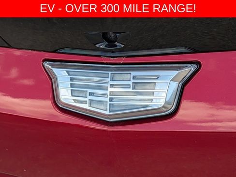 Used 2026 Cadillac Vistiq Sport w/ LPO, Floor Liner Package AWD/4WD image 10