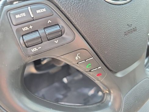 Used 2018 Kia Forte LX FWD image 19