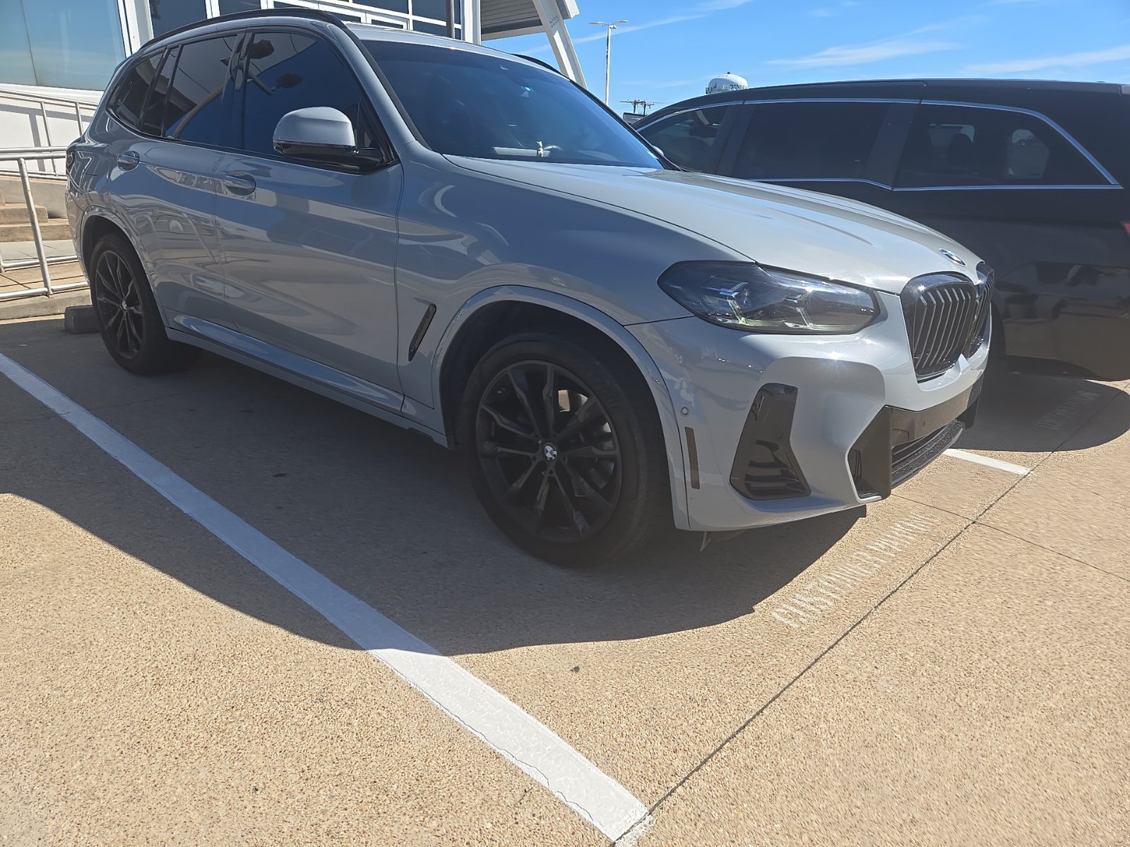 Used 2024 BMW X3 xDrive30i w/ Premium Package AWD/4WD image 3