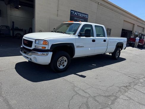 Used 2006 GMC Sierra 2500 W/T w/ Heavy-Duty Power Package RWD image 3