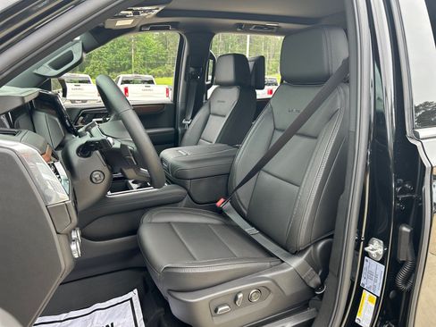 New 2026 GMC Yukon XL Denali w/ Denali Reserve Package RWD image 16