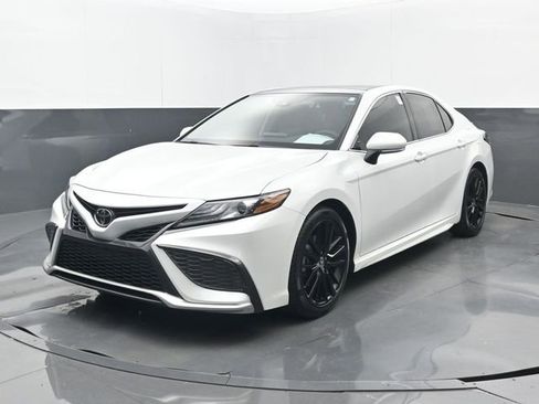Used 2021 Toyota Camry XSE FWD image 25