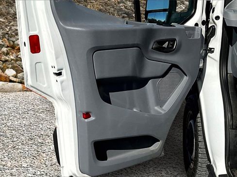 Used 2019 Ford Transit 250 Base image 17