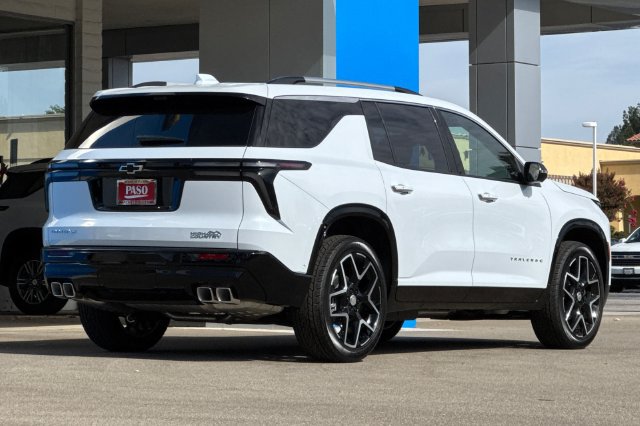 New 2026 Chevrolet Traverse High Country FWD image 6