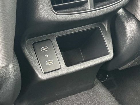 Used 2025 Kia Seltos LX AWD/4WD image 18