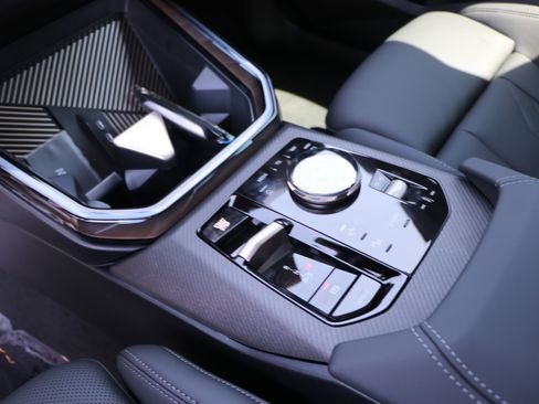 Used 2025 BMW X3 xDrive30i w/ Premium Package image 24