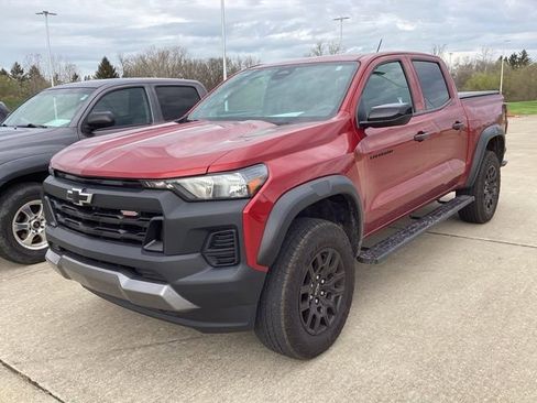 Used 2024 Chevrolet Colorado Trail Boss w/ Advanced Trailering Package image 2
