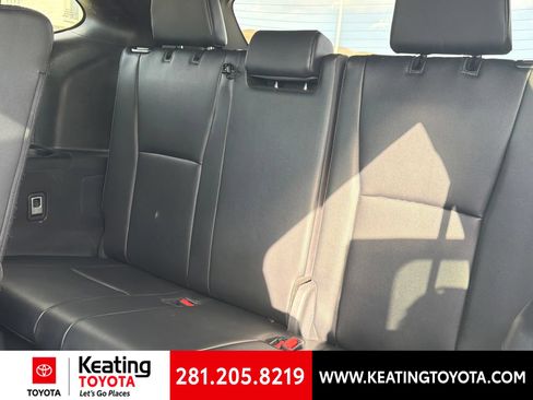 Used 2025 Toyota Highlander XSE AWD/4WD image 12