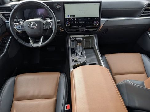 Used 2025 Lexus GX 550 w/ Accessory Package (2T) AWD/4WD image 11