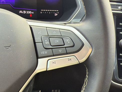 Used 2023 Volkswagen Tiguan SE R-Line image 27