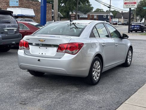Used 2011 Chevrolet Cruze LS w/ Connectivity Package FWD image 5