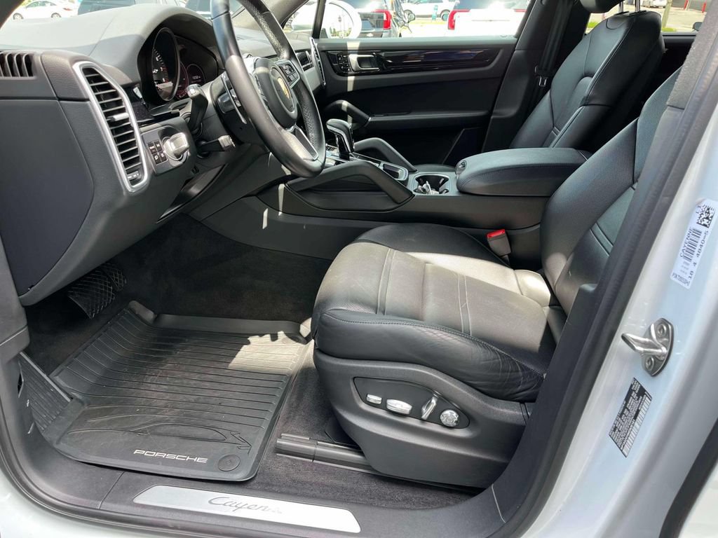 Used 2021 Porsche Cayenne AWD/4WD image 27