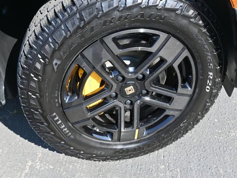 Used 2023 Rivian R1T Adventure image 19