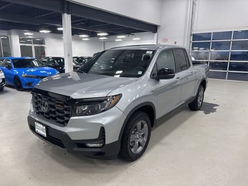 Used 2025 Honda Ridgeline TrailSport image 6