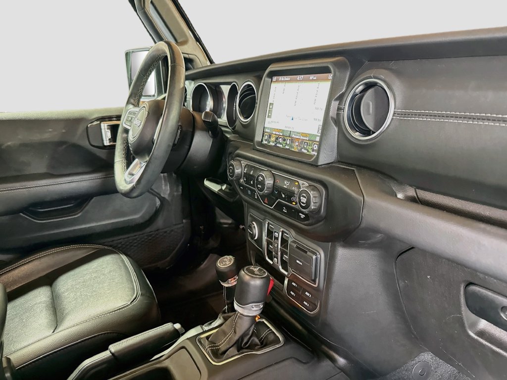 Used 2023 Jeep Wrangler Unlimited Sahara w/ Cold Weather Group AWD/4WD image 33