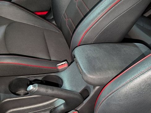 Used 2021 Kia Forte GT image 40