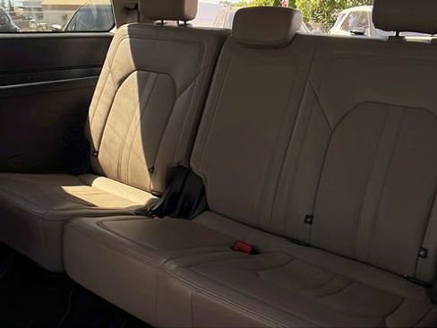 Used 2024 Ford Expedition Limited RWD image 18