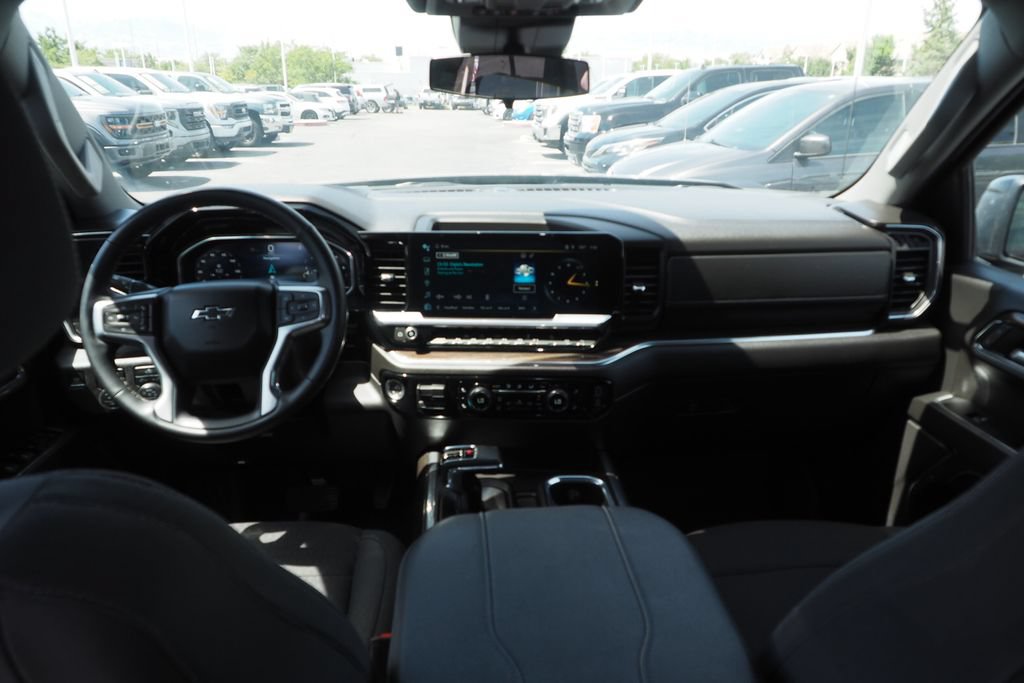 Used 2024 Chevrolet Silverado 1500 RST w/ Z71 Off-Road Package AWD/4WD image 16