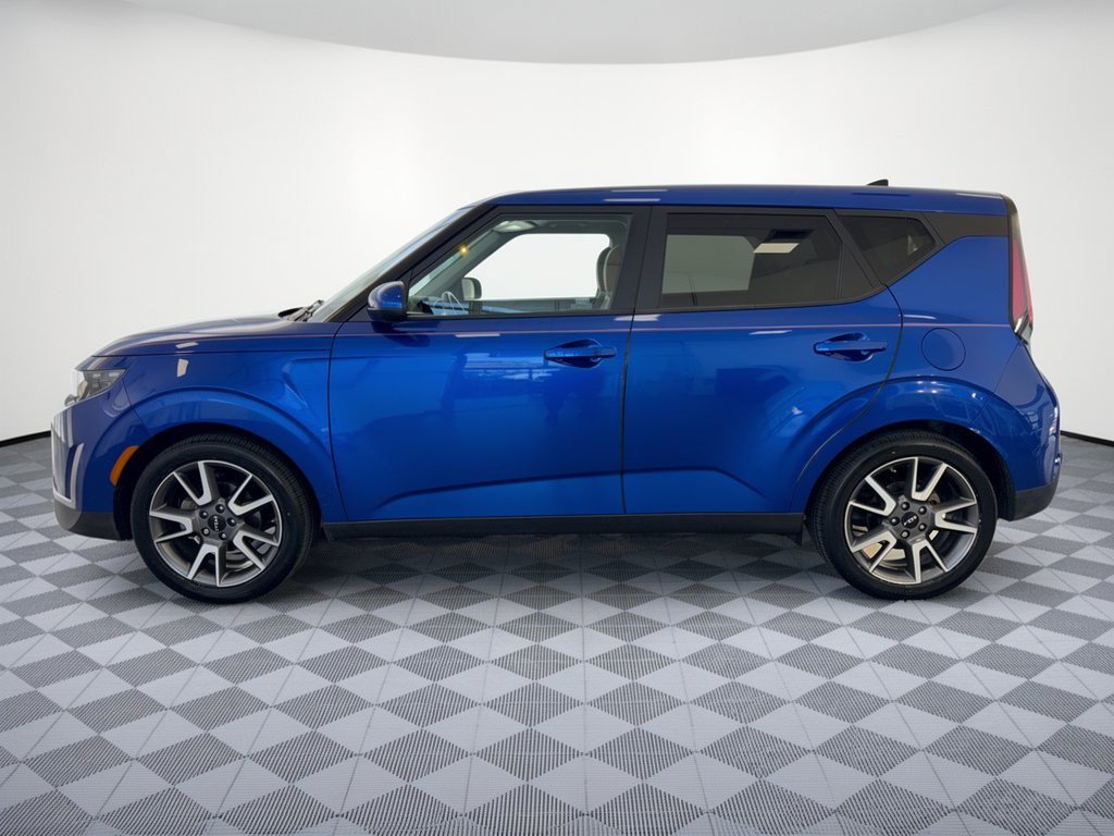 Used 2024 Kia Soul EX w/ Option Group 015 FWD image 2