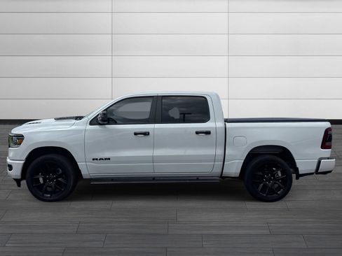 Used 2024 RAM 1500 Laramie AWD/4WD image 9