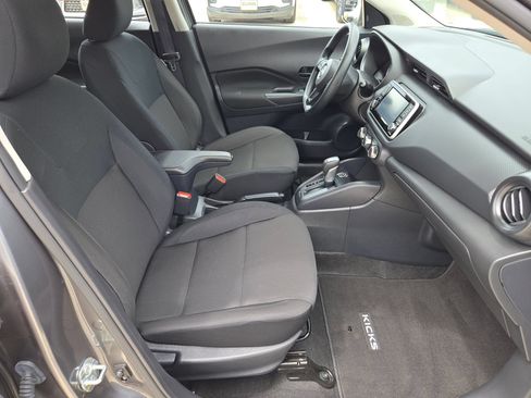 Certified 2025 Nissan Kicks Play S FWD image 26