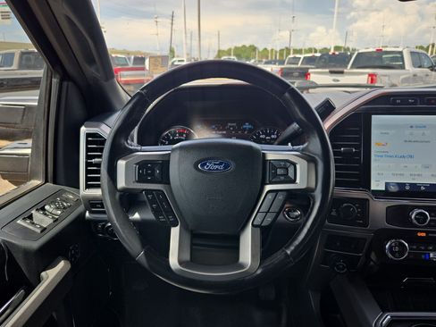 Used 2022 Ford F250 Platinum w/ FX4 Off-Road Package AWD/4WD image 19