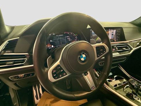 Used 2021 BMW X7 M50i image 12