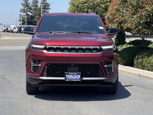 New 2026 Jeep Grand Wagoneer Limited AWD/4WD image 4