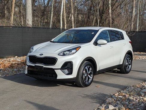 Used 2022 Kia Sportage LX image 1