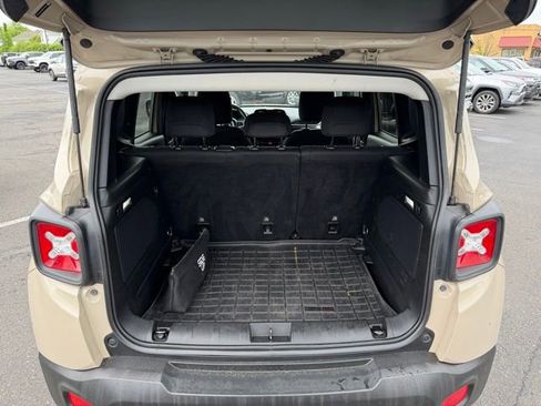Used 2015 Jeep Renegade Latitude w/ Cold Weather Group II AWD/4WD image 7
