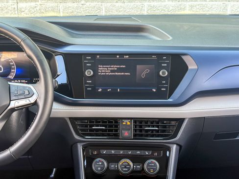 Used 2024 Volkswagen Taos SE FWD image 12