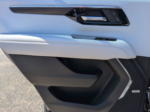 New 2026 Chevrolet Tahoe Premier image 33