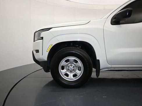 Used 2022 Nissan Frontier S RWD image 9