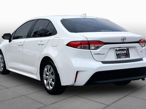 Used 2025 Toyota Corolla LE FWD image 12