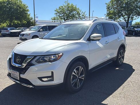 Used 2020 Nissan Rogue SV w/ Sun & Sound Touring Package AWD/4WD image 1