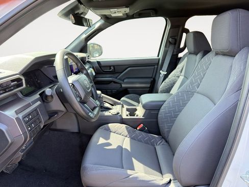 Used 2026 Toyota Tacoma SR5 AWD/4WD image 9