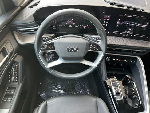 Used 2025 Audi Q5 Premium AWD/4WD image 14