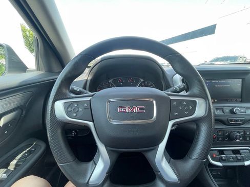 Used 2024 GMC Terrain SLE w/ Driver Convenience Package FWD image 13